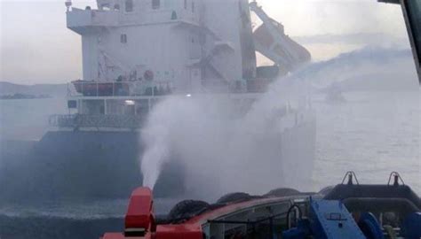 Ç­a­n­a­k­k­a­l­e­ ­B­o­ğ­a­z­ı­’­n­d­a­ ­k­o­r­k­u­t­a­n­ ­g­e­m­i­ ­y­a­n­g­ı­n­ı­